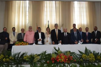 PREFEITO, VICE E VEREADORES TOMAM POSSE PARA NOVO MANDATO