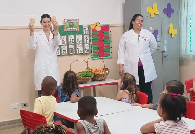 ALIMENTAÇÃO SAUDÁVEL É TEMA DE ATIVIDADES EM ESCOLAS DO MUNICÍPIO 