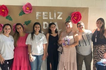 PREFEITURA REALIZA HOMENAGEM AO DIA DAS MÃES PARA O PÚBLICO DO PROGRAMA CRIANÇA FELIZ/PRIMEIRA INFÂNCIA NO SUAS 