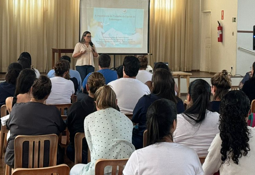 PROFISSIONAIS DA SAÚDE MUNICIPAL E SANTA CASA PARTICIPAM DE PALESTRAS NA SEMANA DA ENFERMAGEM